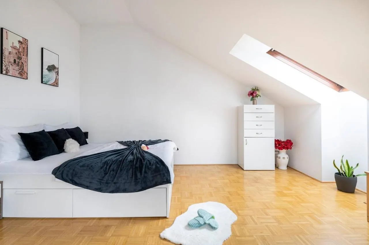 Apartment Yeshello Central Station Wien