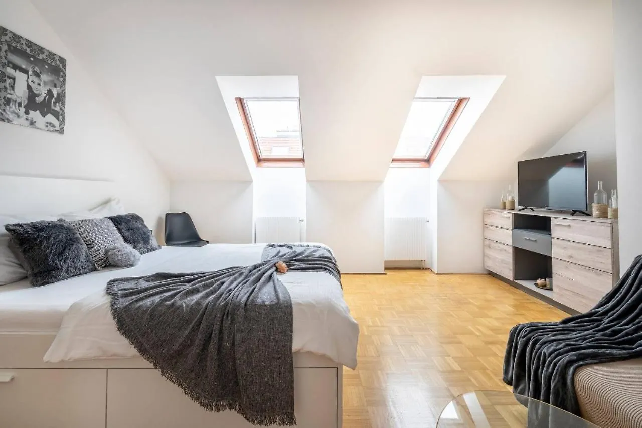 Yeshello Central Station Wien Apartment